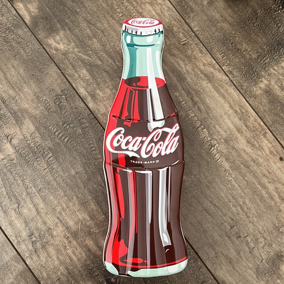 Brand new Coca Cola Lip Smacker set! - Picture 4 of 5